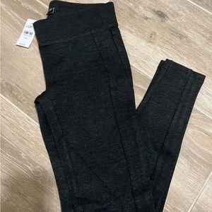 Dark feathered grey leggings